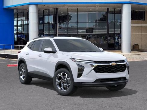 New 2026 Chevrolet Trax LT w/ Sunroof Package FWD image 7