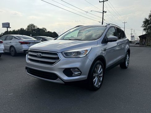 Used 2017 Ford Escape Titanium w/ Equipment Group 301A FWD image 3