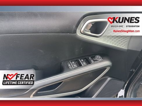 Used 2025 Kia Soul LX FWD image 20