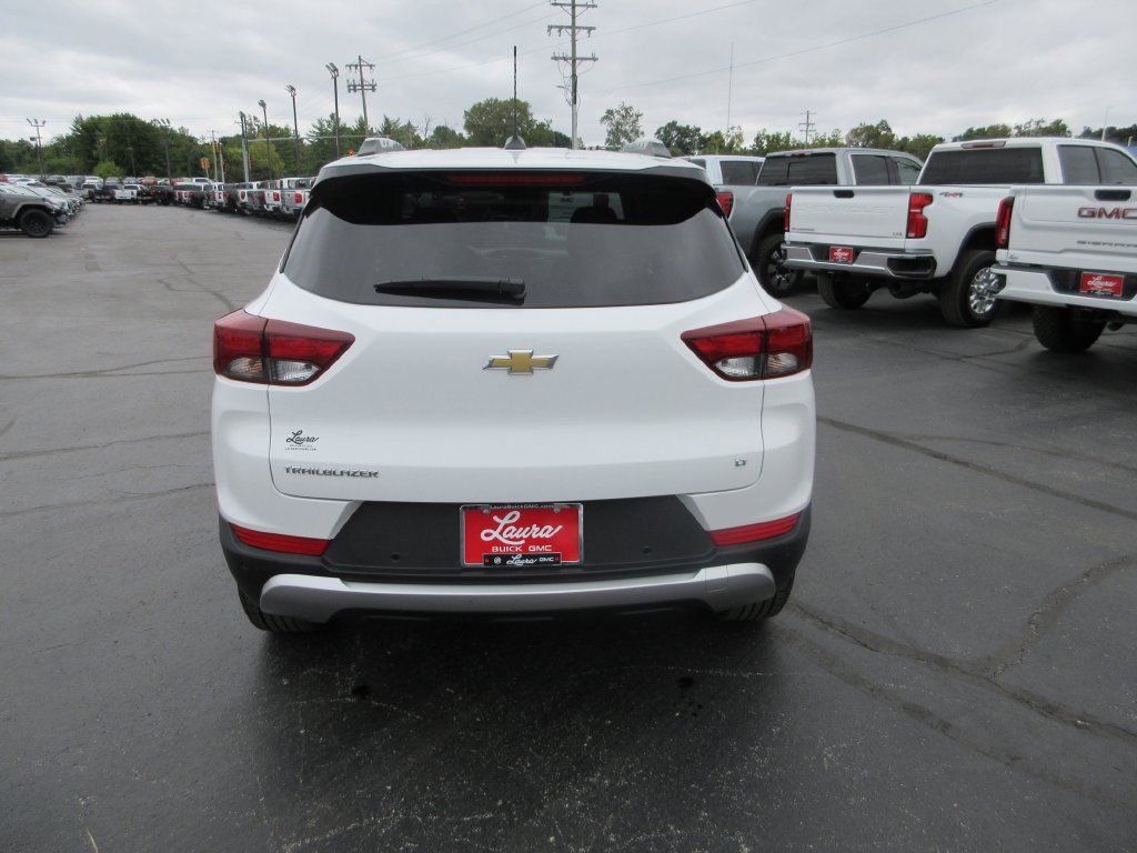 Certified 2022 Chevrolet TrailBlazer LT w/ Confidence II Package FWD image 7