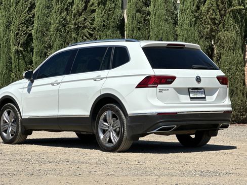 Used 2018 Volkswagen Tiguan SEL Premium AWD/4WD image 6
