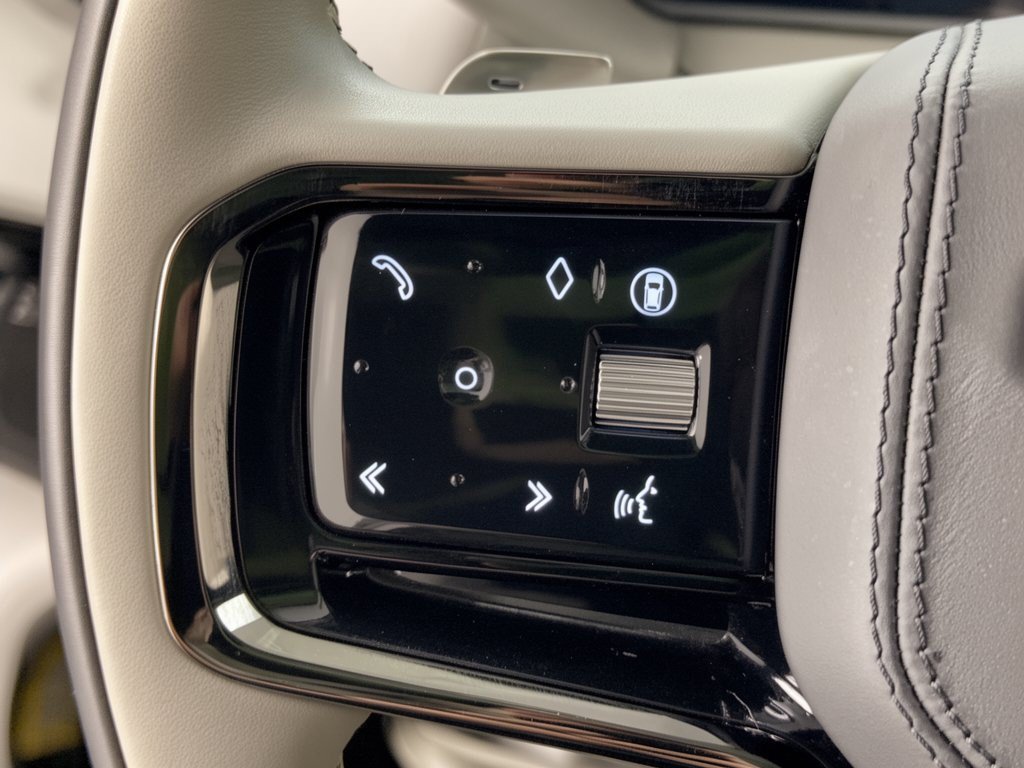 Certified 2026 Land Rover Range Rover Velar Dynamic SE AWD/4WD image 18