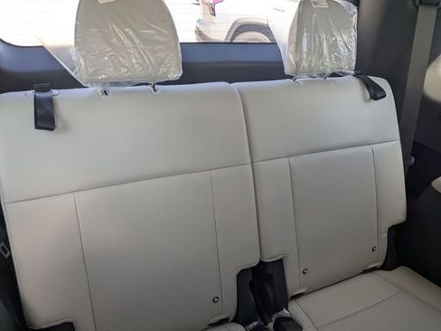 Used 2025 Hyundai Santa Fe SEL FWD image 30