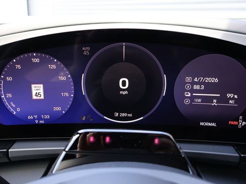 New 2026 Porsche Macan 4 Electric image 16