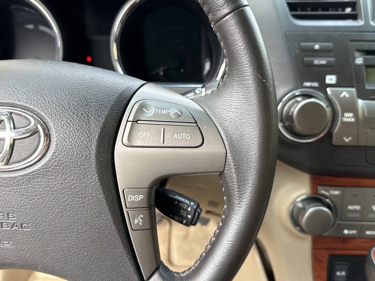 Used 2008 Toyota Highlander Limited AWD/4WD image 40