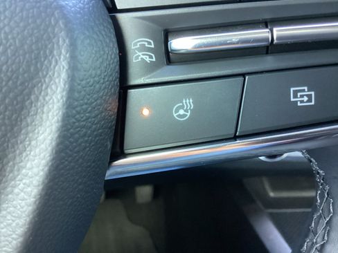 Used 2025 Chevrolet Equinox LT FWD image 30