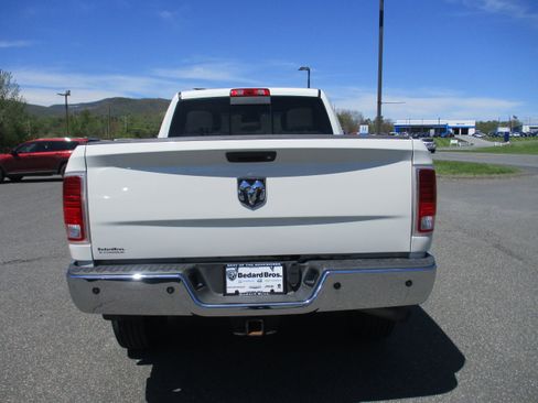 Used 2018 RAM 2500 Laramie w/ Snow Chief Group AWD/4WD image 6