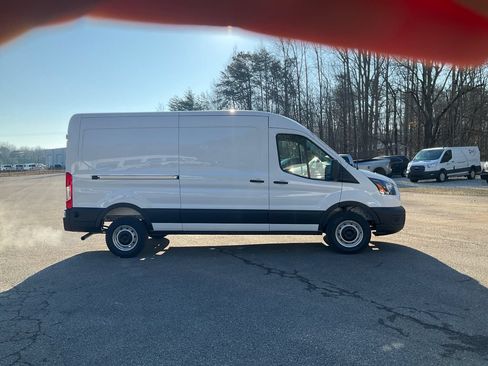 New 2026 Ford Transit 250 148 Medium Roof RWD image 4