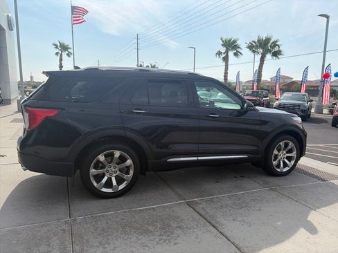Used 2020 Ford Explorer Platinum w/ Premium Technology Package AWD/4WD image 7