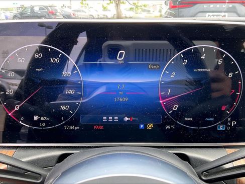 Used 2025 Mercedes-Benz C 300 Sedan image 23