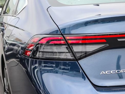 Used 2025 Honda Accord Touring image 9