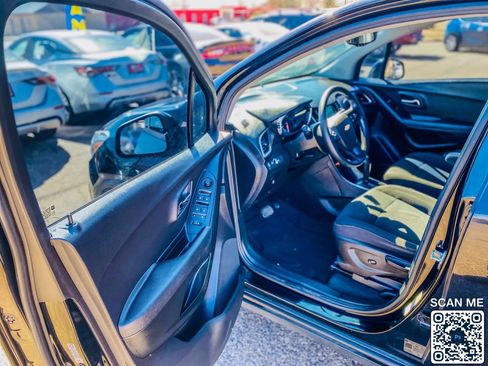 Used 2019 Chevrolet Trax LS w/ Tint and Cruise Package image 11