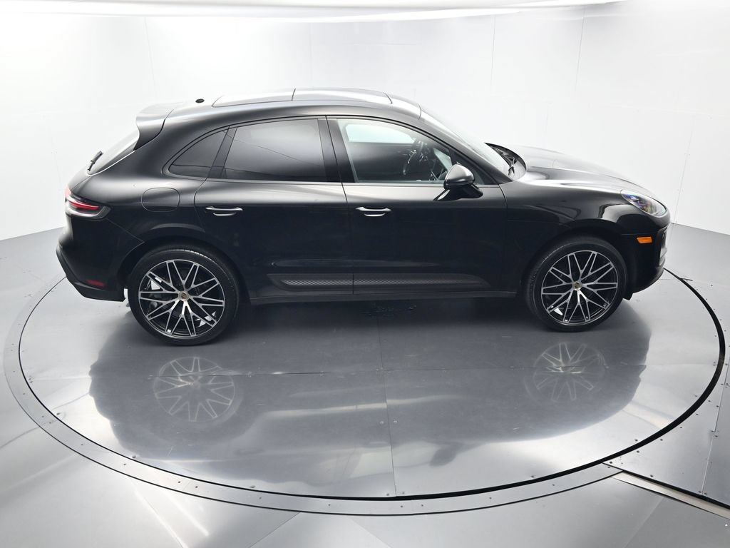 Used 2023 Porsche Macan AWD/4WD image 41