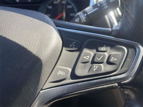 Used 2018 Chevrolet Equinox LT image 16