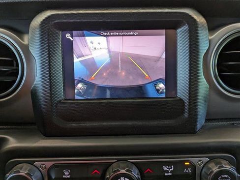 Used 2022 Jeep Gladiator Willys image 14