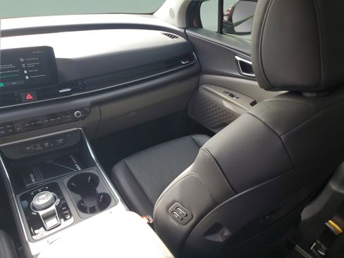 New 2026 Kia Carnival EX FWD image 10