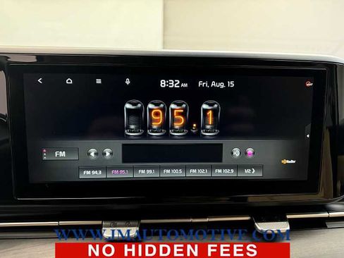 Used 2022 Kia Carnival EX FWD image 25