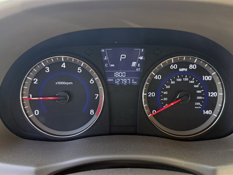 Used 2014 Hyundai Accent GLS FWD image 9