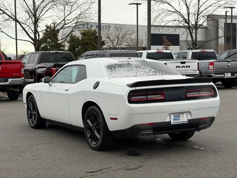 Certified 2022 Dodge Challenger SXT w/ Blacktop Package image 9