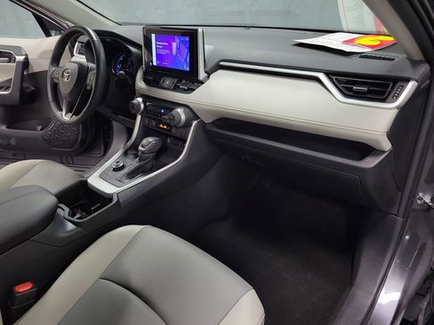 Used 2025 Toyota RAV4 XLE Premium w/ Weather Package AWD/4WD image 23