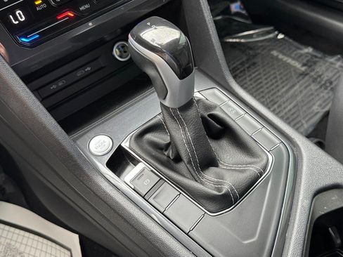 Used 2023 Volkswagen Tiguan SE FWD image 23