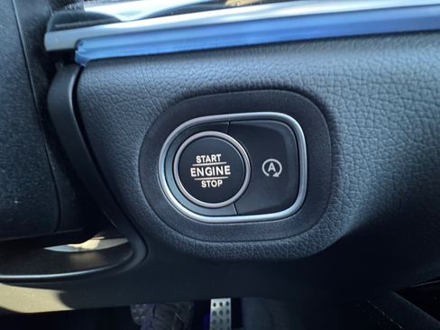 Used 2025 Mercedes-Benz GLS 450 4MATIC image 31