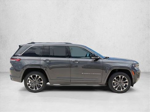 Used 2022 Jeep Grand Cherokee Overland AWD/4WD image 4