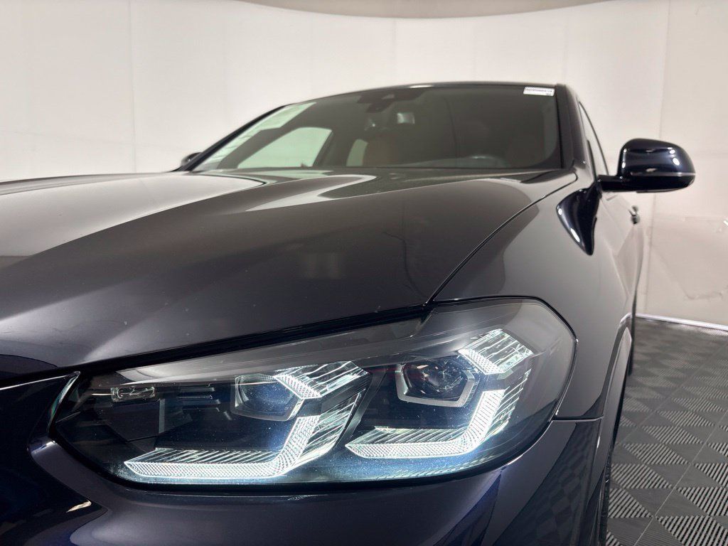 Certified 2024 BMW X4 xDrive30i w/ Premium Package AWD/4WD image 9