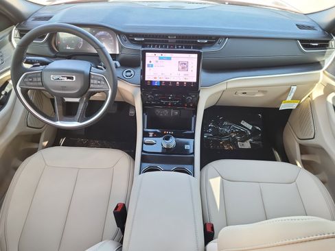 New 2025 Jeep Grand Cherokee L Limited w/ Black Appearance Package image 20