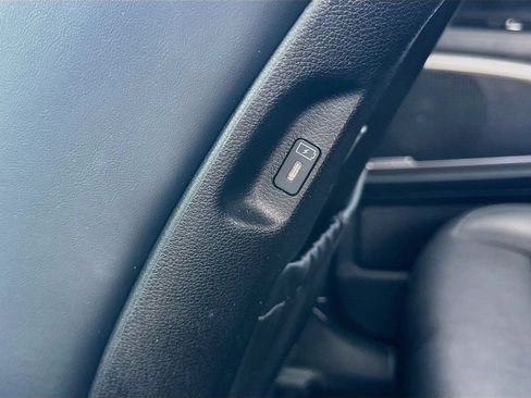 Used 2025 Kia Telluride S FWD image 26