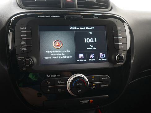 Used 2018 Kia Soul + FWD image 26