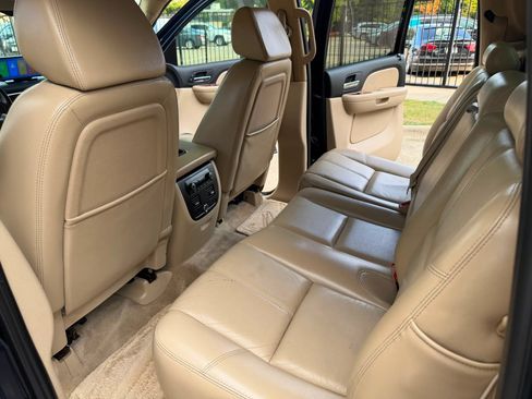 Used 2007 Chevrolet Avalanche LT w/ LT Preferred Equipment Group RWD image 19