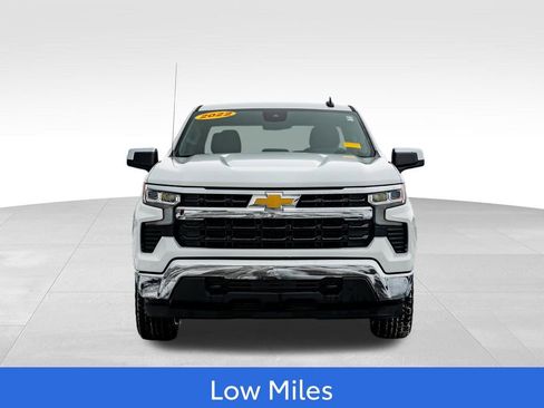 Used 2022 Chevrolet Silverado 1500 LT image 2