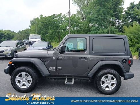 Used 2019 Jeep Wrangler Sport AWD/4WD image 3
