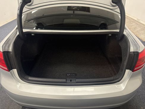 Used 2013 Volkswagen Passat 2.5 SE FWD image 14