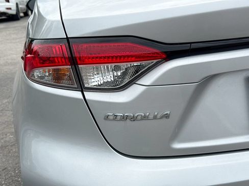Used 2021 Toyota Corolla LE FWD image 10