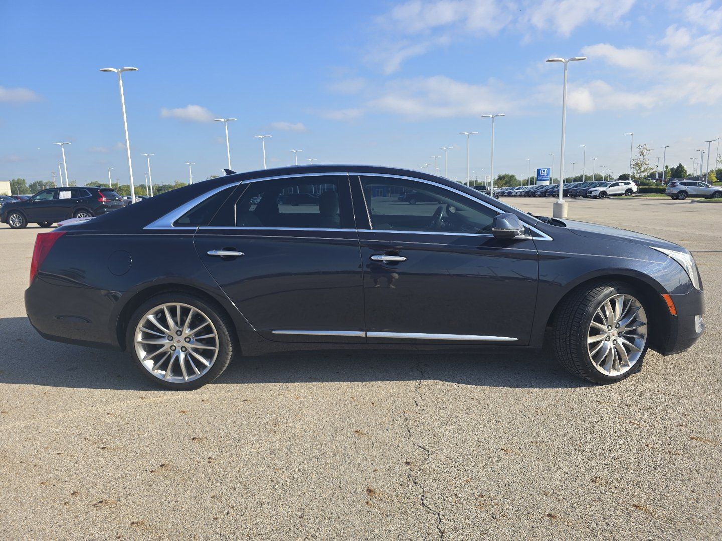 Used 2013 Cadillac XTS Platinum FWD image 19