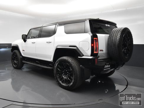 Used 2025 GMC Hummer EV 2X w/ LPO, Sport Package AWD/4WD image 5