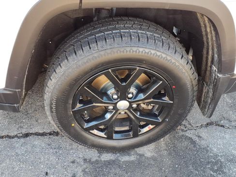 Used 2022 Jeep Grand Cherokee L Limited image 6