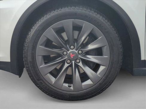 Used 2018 Tesla Model X P100D image 23