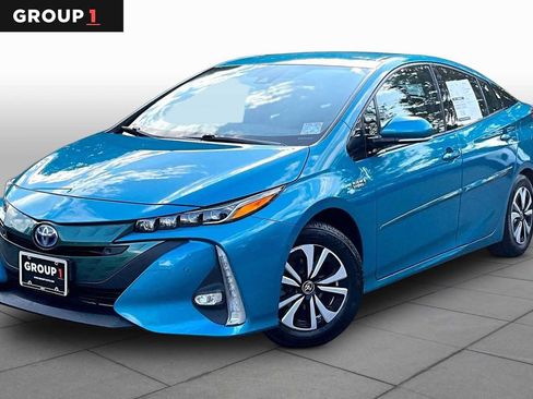 Certified 2017 Toyota Prius Prime Advanced FWD image 1