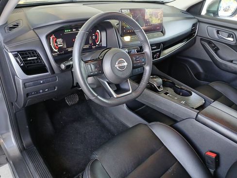 Used 2024 Nissan Rogue SL FWD image 10