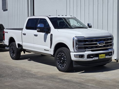 Used 2024 Ford F350 Platinum image 3