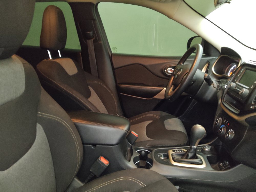 Used 2017 Jeep Cherokee Sport AWD/4WD image 21