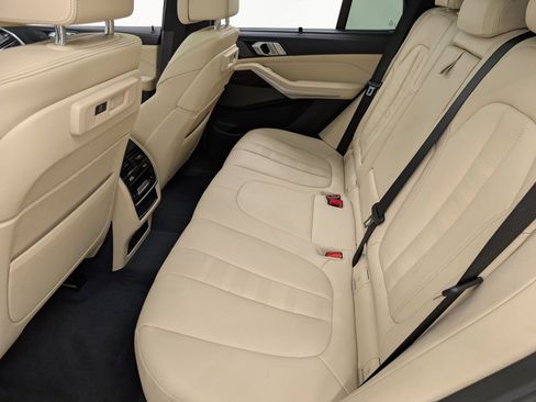 Used 2021 BMW X5 xDrive40i w/ M Sport Package image 15