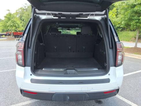 Used 2023 Chevrolet Suburban Premier w/ Premium Package 2 AWD/4WD image 17