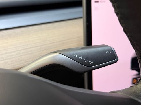 Used 2023 Tesla Model Y Long Range AWD/4WD image 16