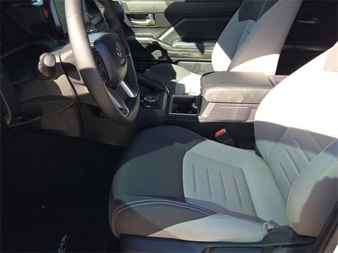 Used 2024 Toyota Tacoma TRD Off-Road image 17