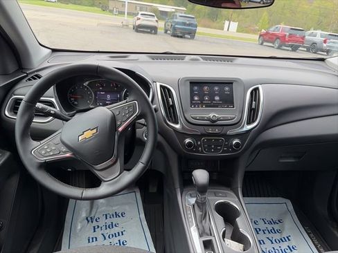 Used 2024 Chevrolet Equinox LT AWD/4WD image 3