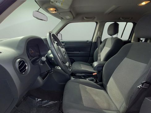 Used 2016 Jeep Patriot Latitude image 24